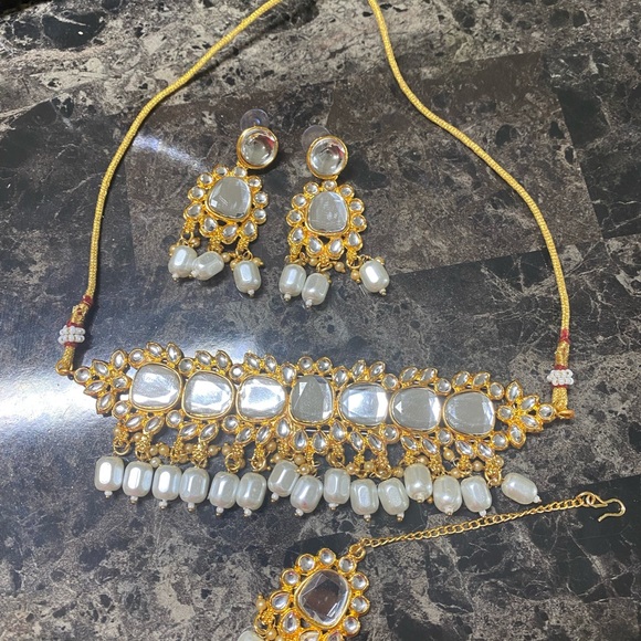 Gold Plated choker necklace set - Picture 12 of 14
